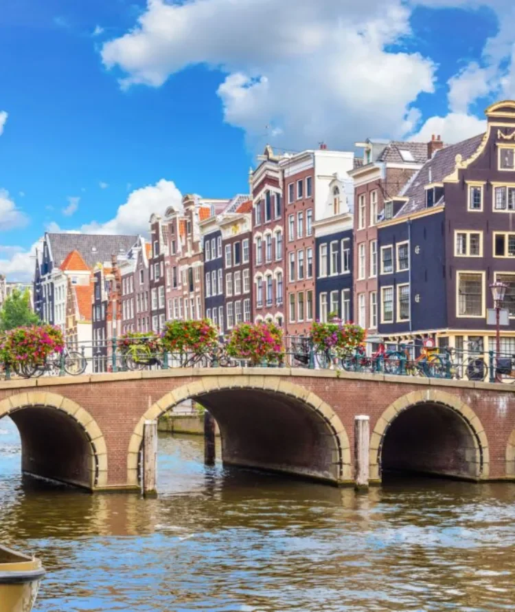 Canals-of-Amsterdam-1024x690